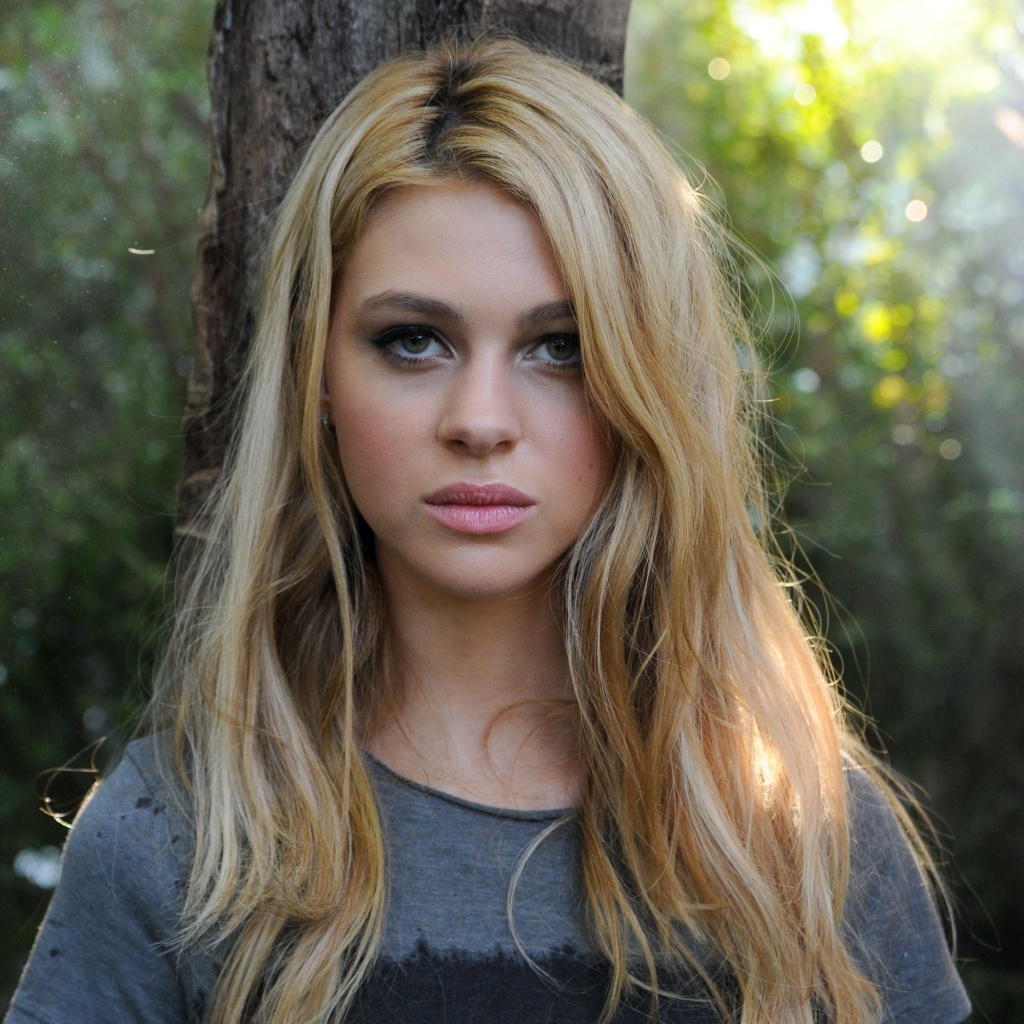 Sfondi Nicola Peltz Actress 1024x1024