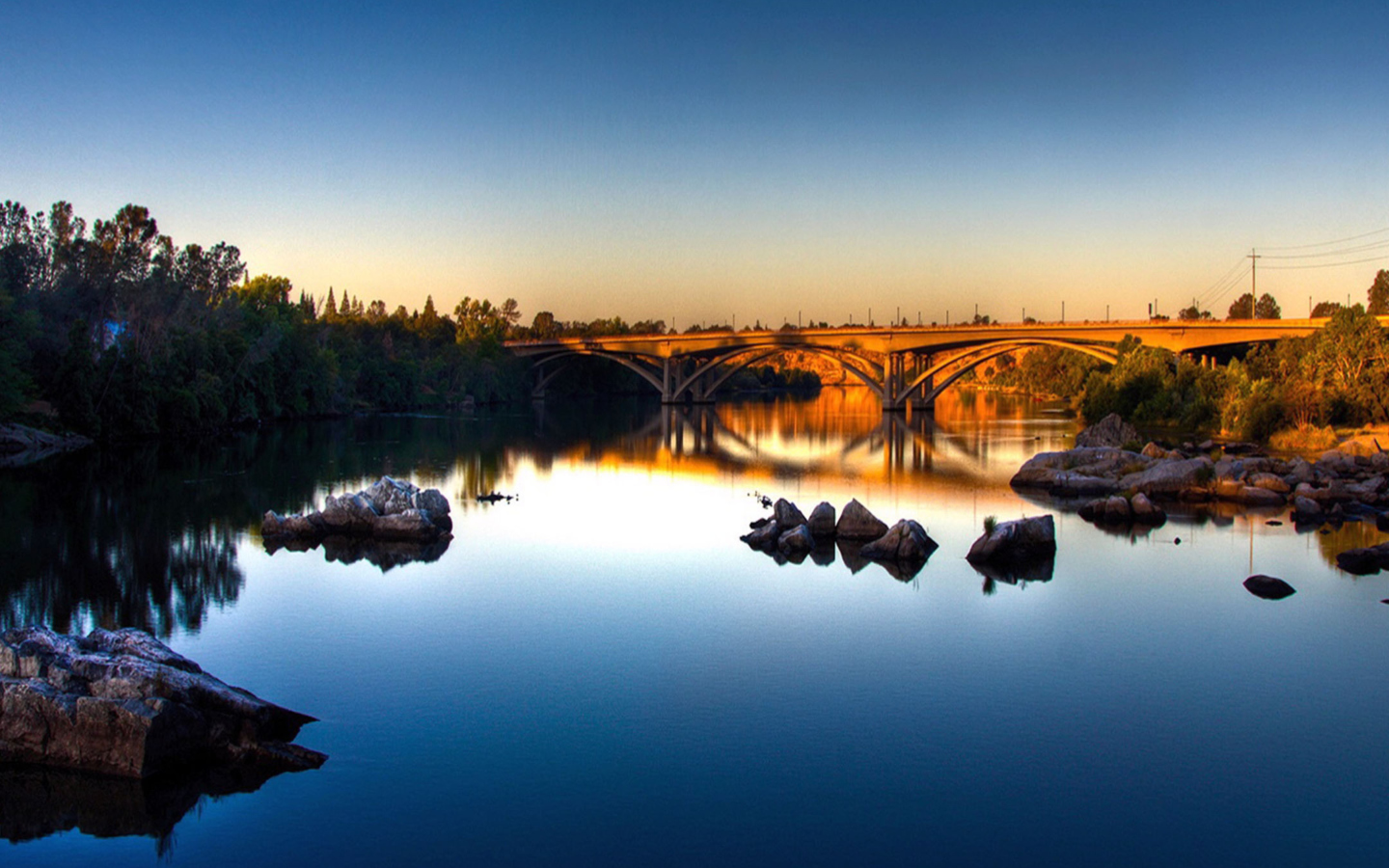 Fondo de pantalla River With Bridge 1440x900
