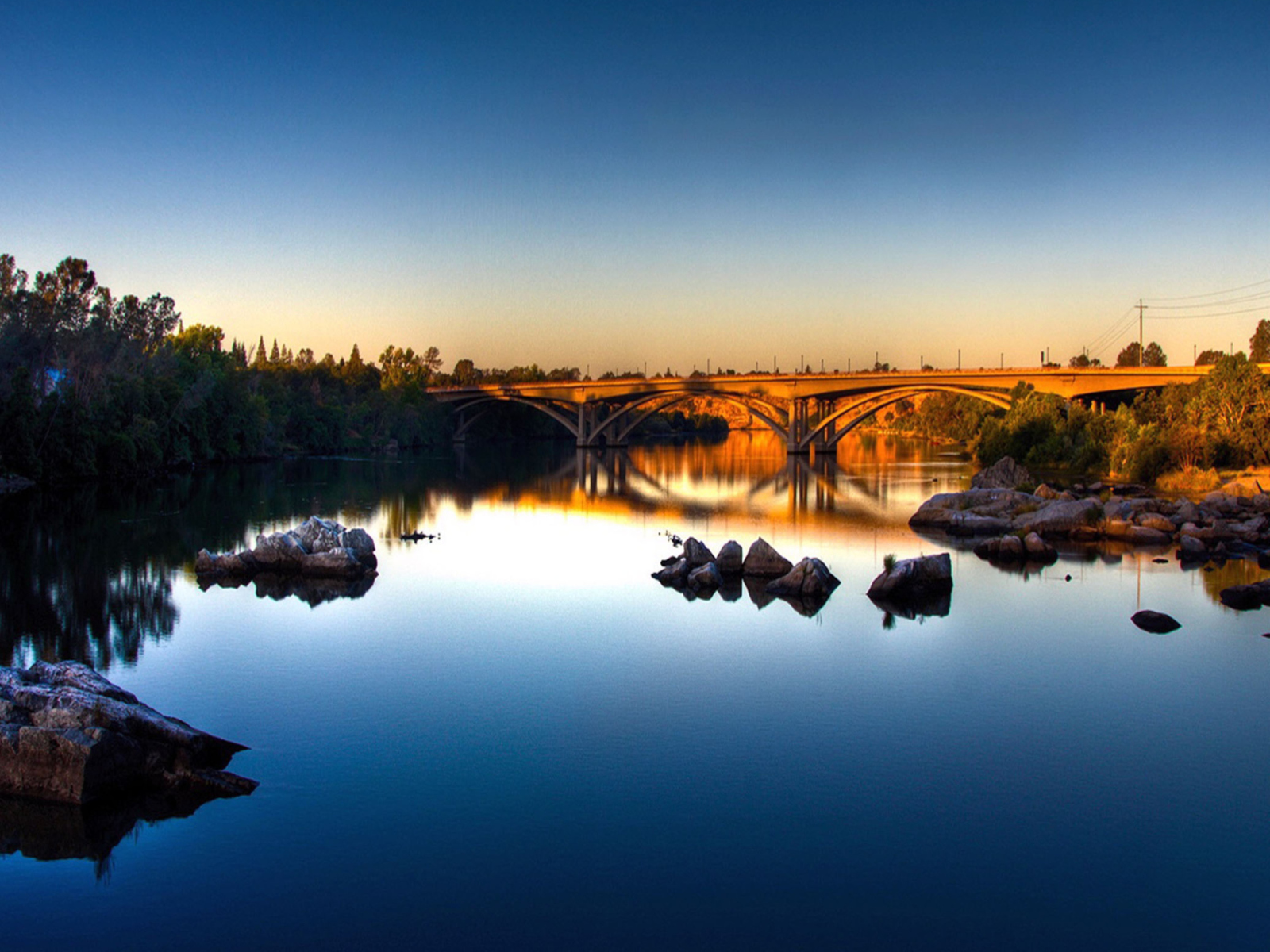 Sfondi River With Bridge 1600x1200