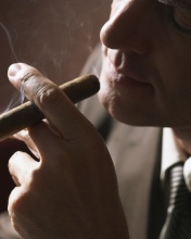 Screenshot №1 pro téma Smoke a Cigar 176x220
