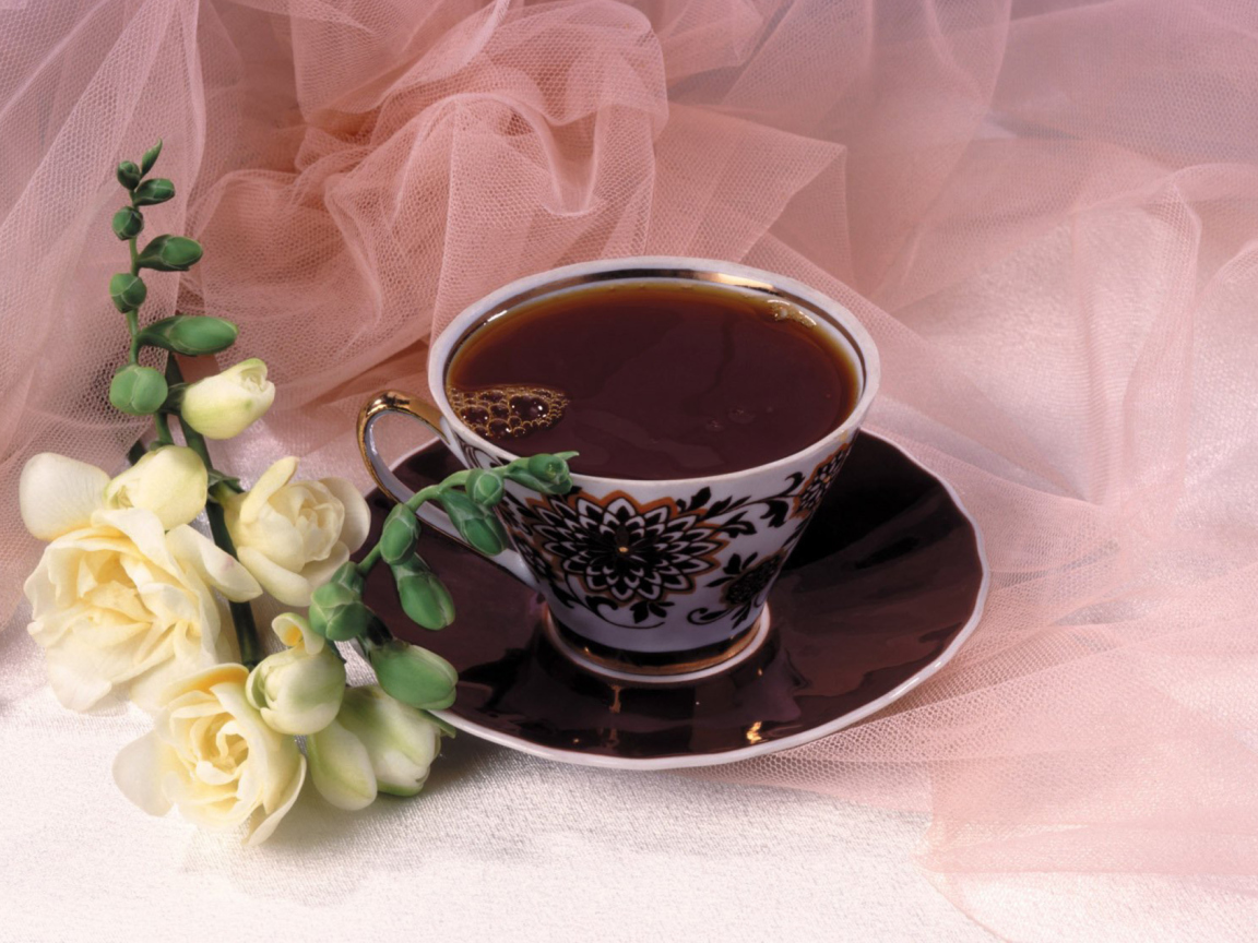 Roses And Coffee wallpaper 1152x864