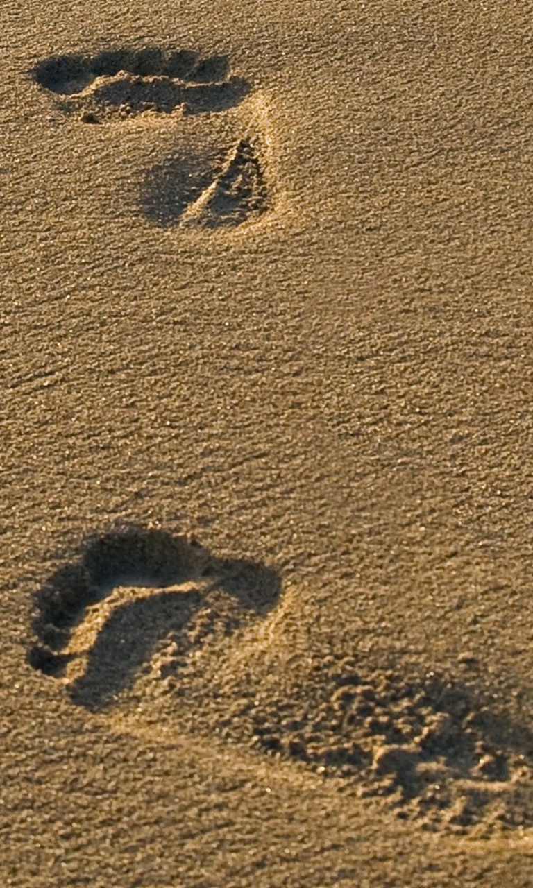 Screenshot №1 pro téma Footprints On Sand 768x1280