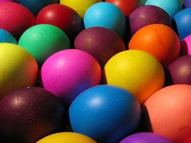 Das Easter Eggs Wallpaper 640x480