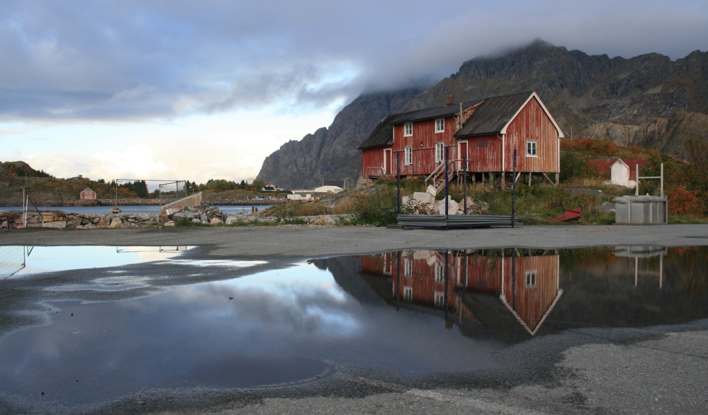 Fondo de pantalla Norway City Lofoten with Puddles 1024x600