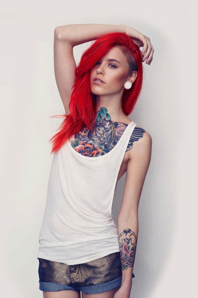 Sfondi Beautiful Tattooed Redhead 640x960