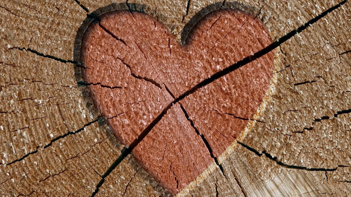 Wooden Heart wallpaper 1366x768