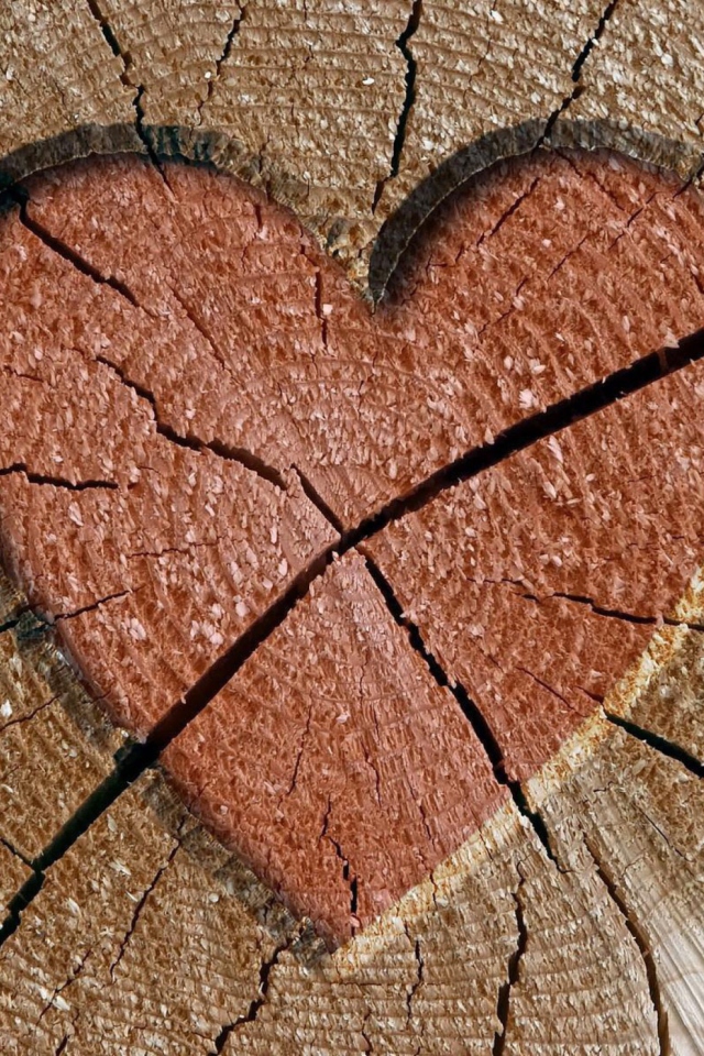 Обои Wooden Heart 640x960