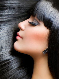 Sfondi Gorgeous Brunette With Perfect Black Hair 240x320