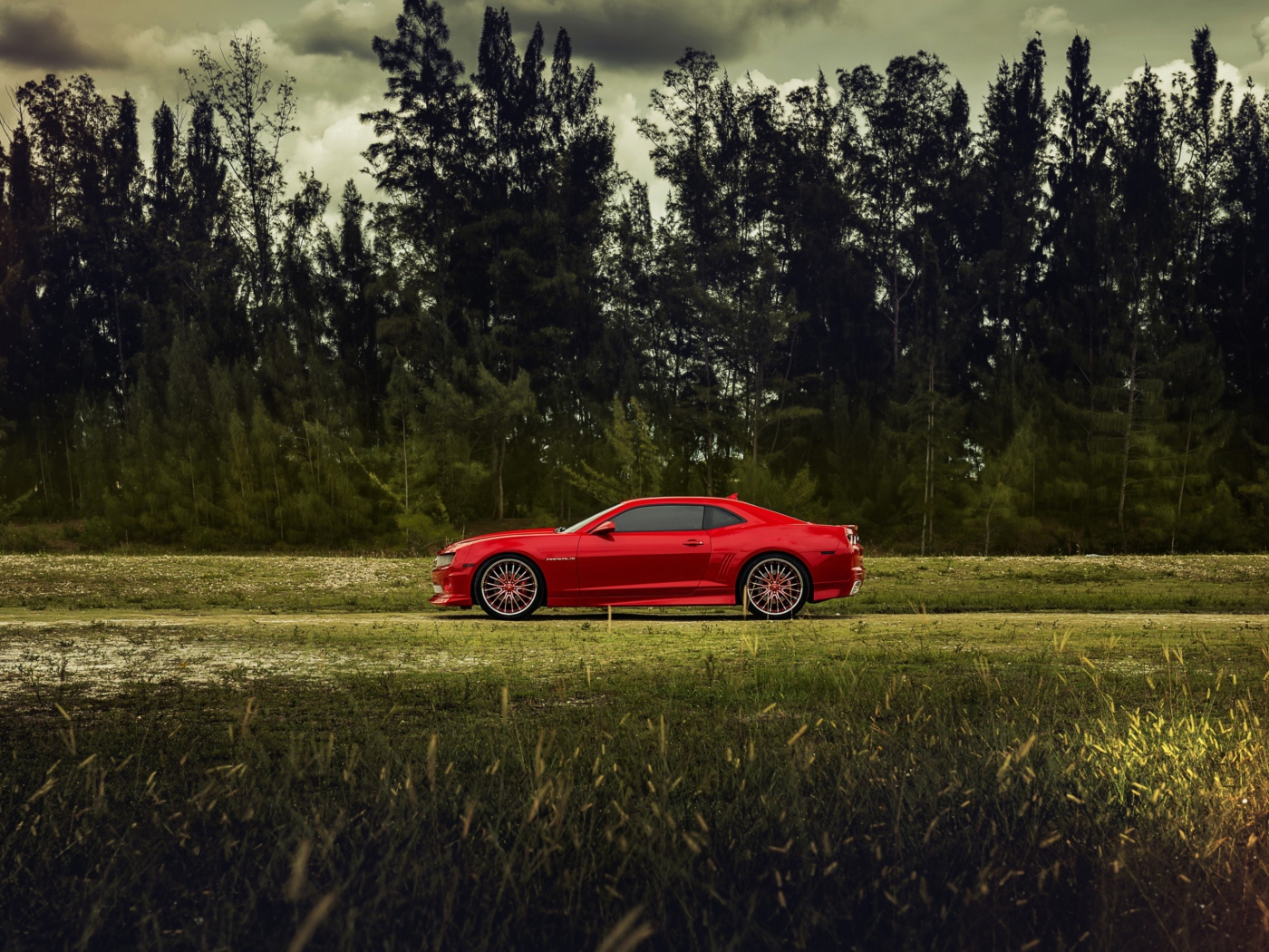 Red Chevrolet Camaro screenshot #1 1400x1050