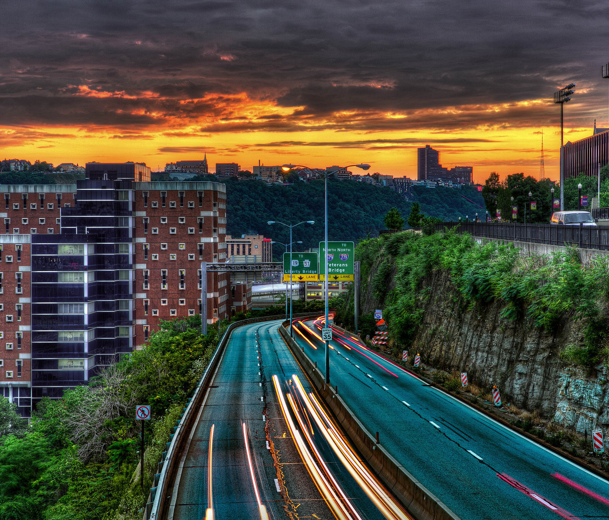 Screenshot №1 pro téma Streets in Pittsburgh Pennsylvania 1200x1024