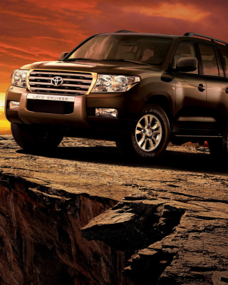 Toyota Land Cruiser sfondi gratuiti per iPhone 4S