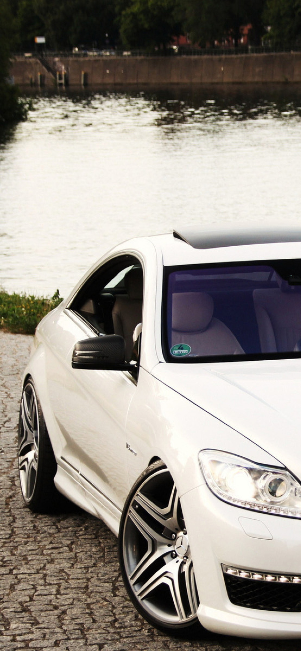 Mercedes Benz CL63 AMG screenshot #1 1170x2532