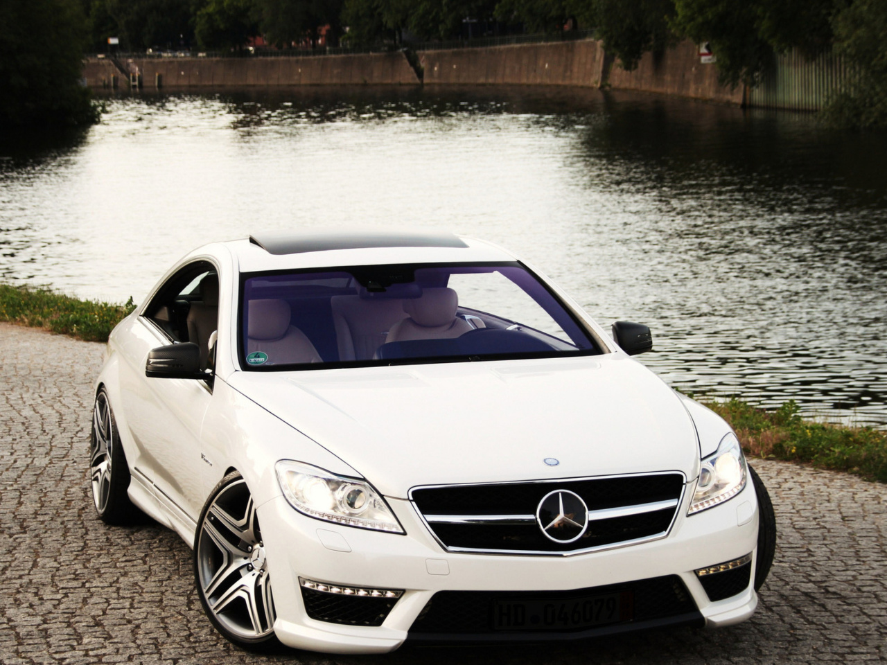 Das Mercedes Benz CL63 AMG Wallpaper 1280x960