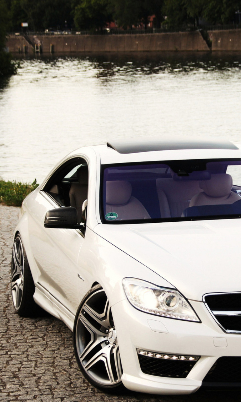 Das Mercedes Benz CL63 AMG Wallpaper 768x1280