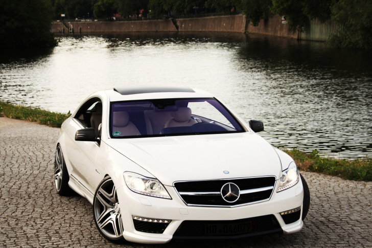 Обои Mercedes Benz CL63 AMG