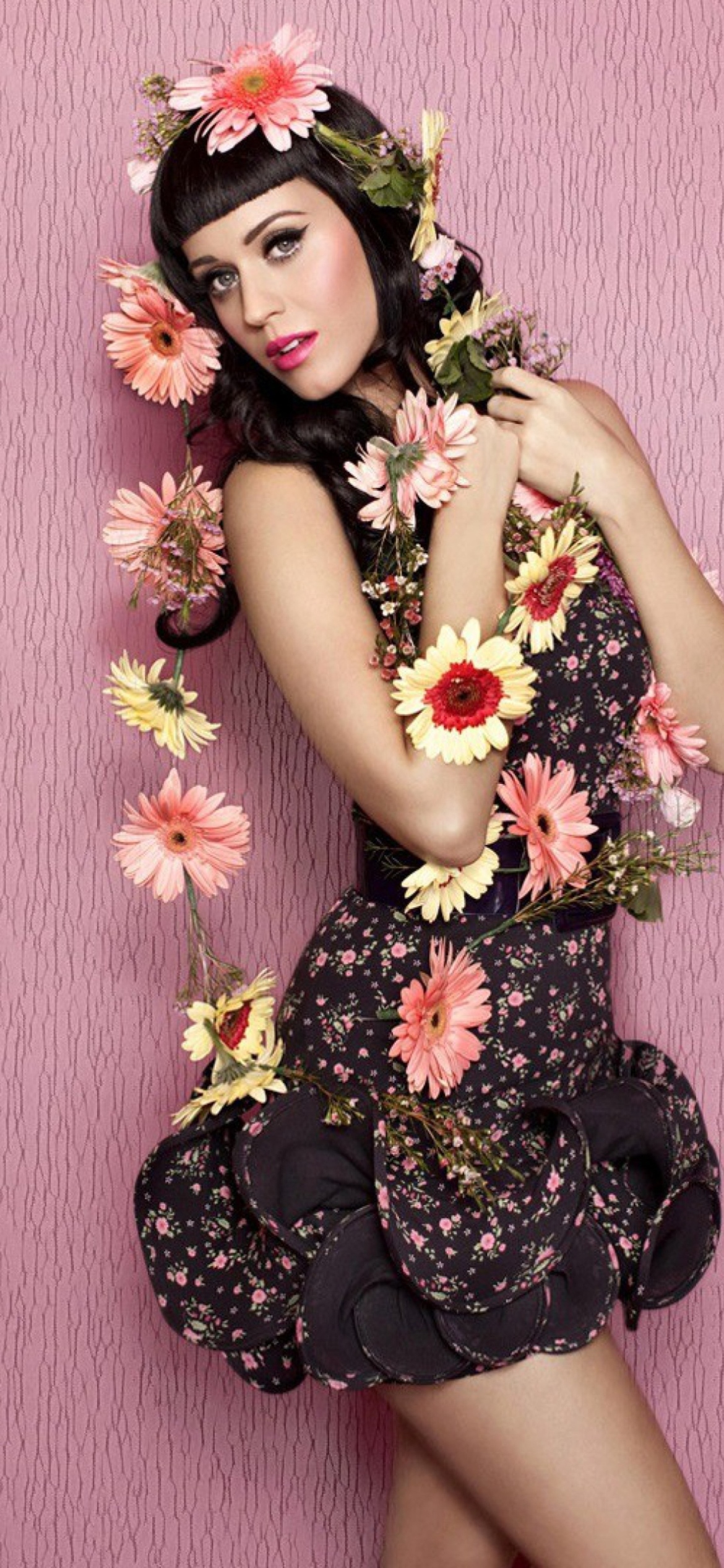 Sfondi Katy Perry Wearing Flowered Dress 1170x2532