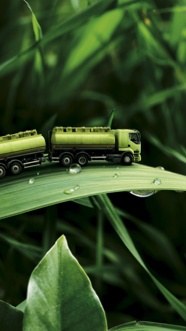 Das Green Truck Wallpaper 640x1136