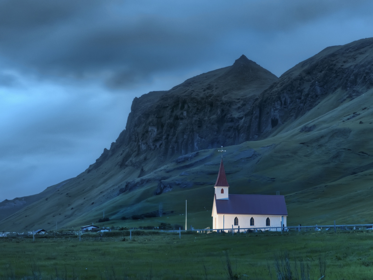 Night In Iceland wallpaper 1280x960