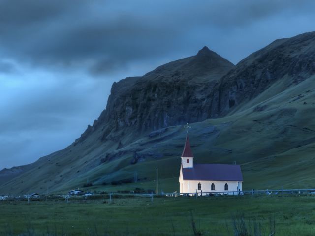 Night In Iceland wallpaper 640x480