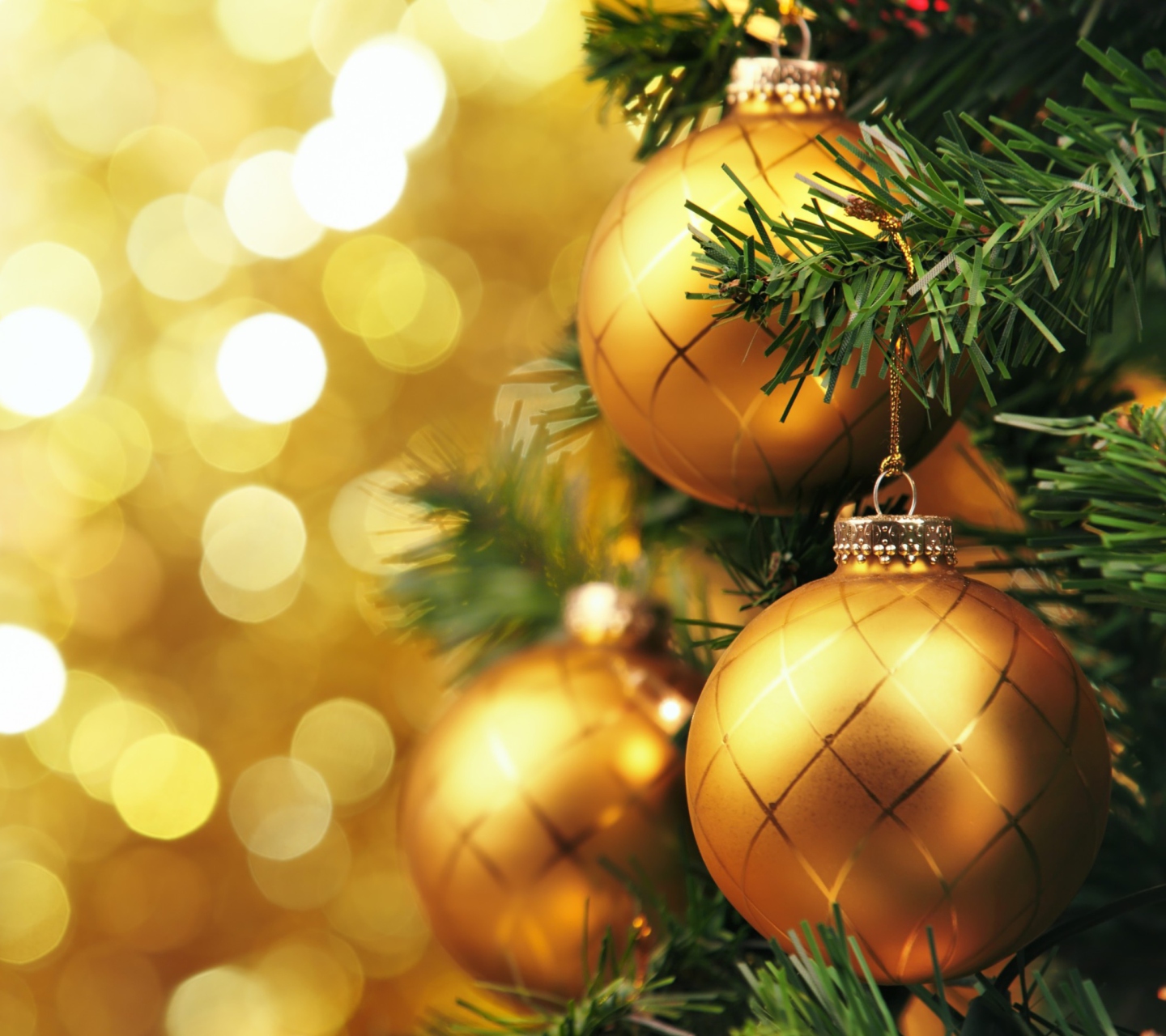Fondo de pantalla Golden Christmas Tree 1440x1280