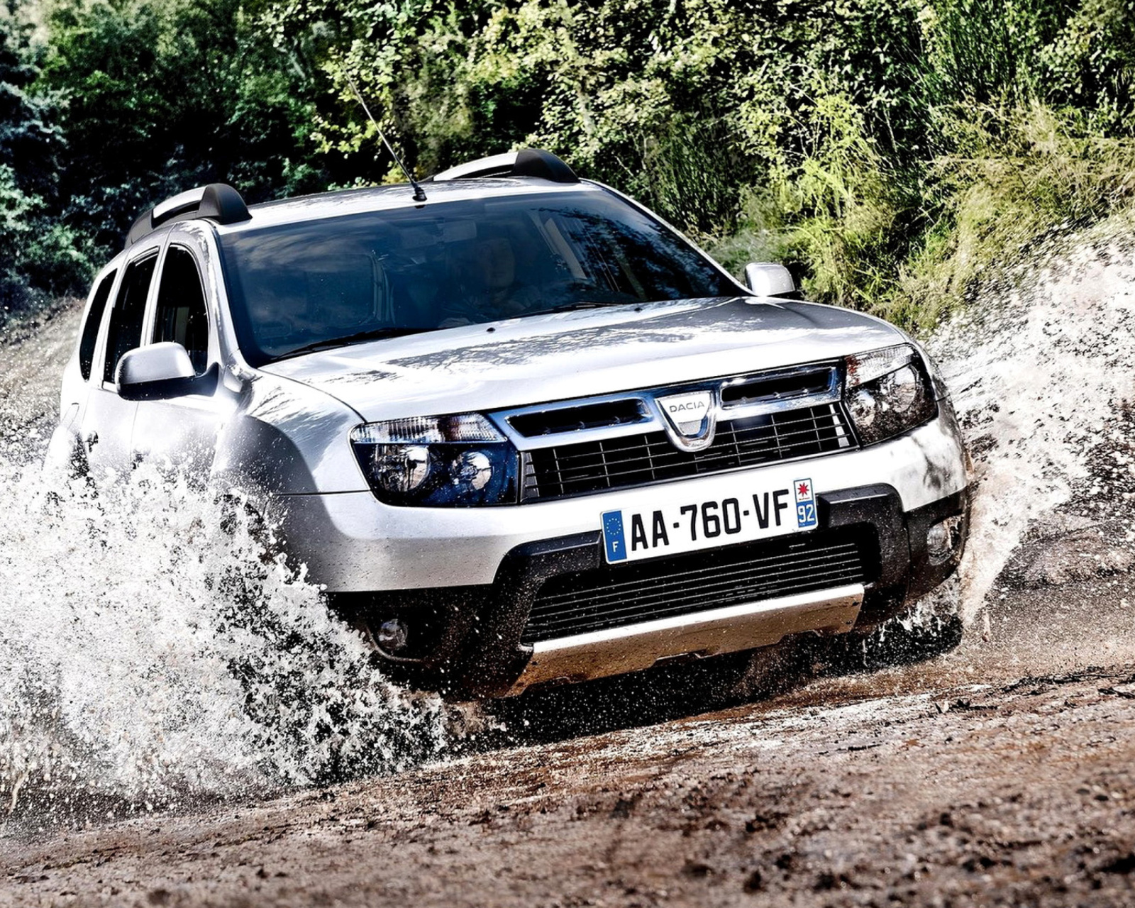 Fondo de pantalla Dacia Duster 1600x1280