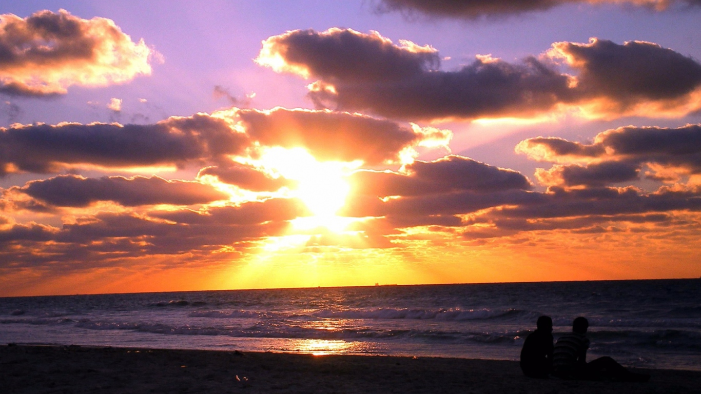 Fondo de pantalla Sunset On The Beach 1366x768