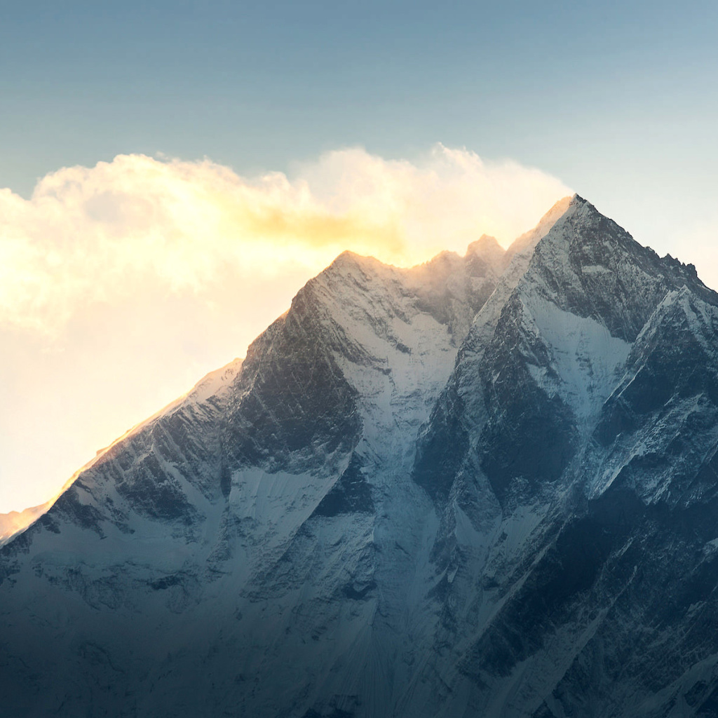 Обои Everest in Nepal 1024x1024