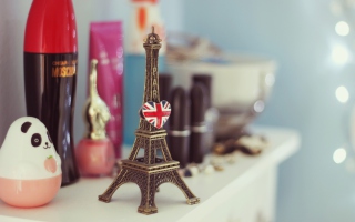 Kostenloses Toy Eiffel Tower Wallpaper für Android, iPhone und iPad