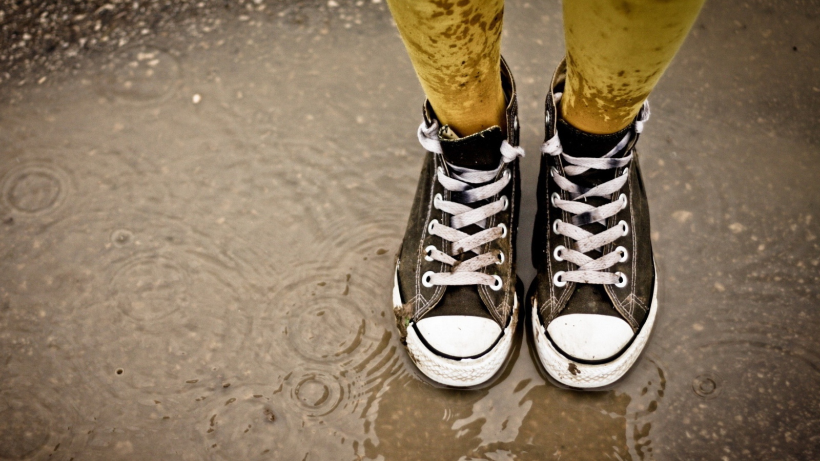 Sneakers And Rain screenshot #1 1600x900