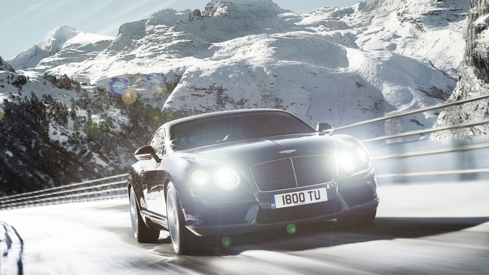 Screenshot №1 pro téma Bentley Continental GT 1600x900