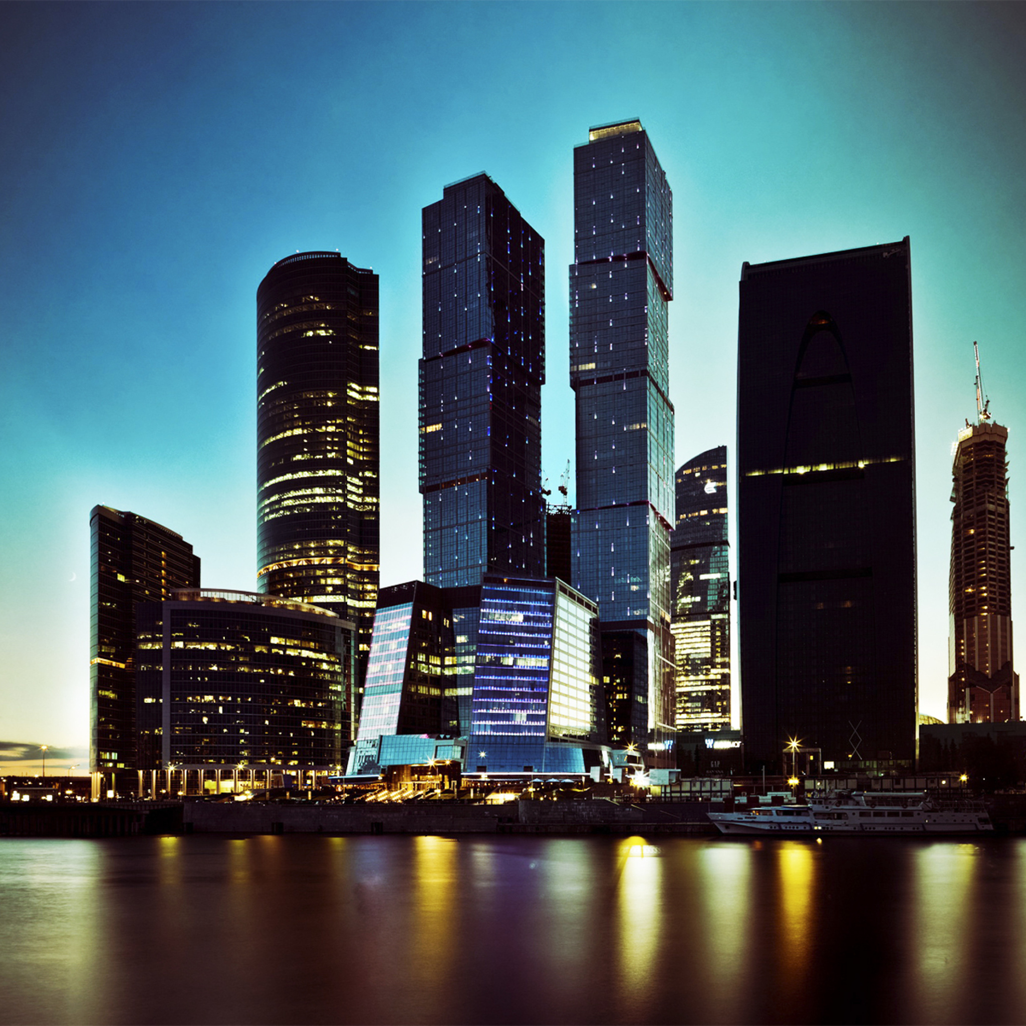 Das Moscow City Skyscrapers Wallpaper 2048x2048