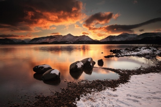 Red Sunset Over Frosty Mountains sfondi gratuiti per cellulari Android, iPhone, iPad e desktop