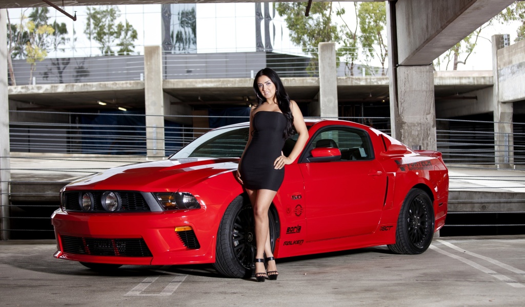 Обои Ford Mustang GT Vortech with Brunette Girl 1024x600