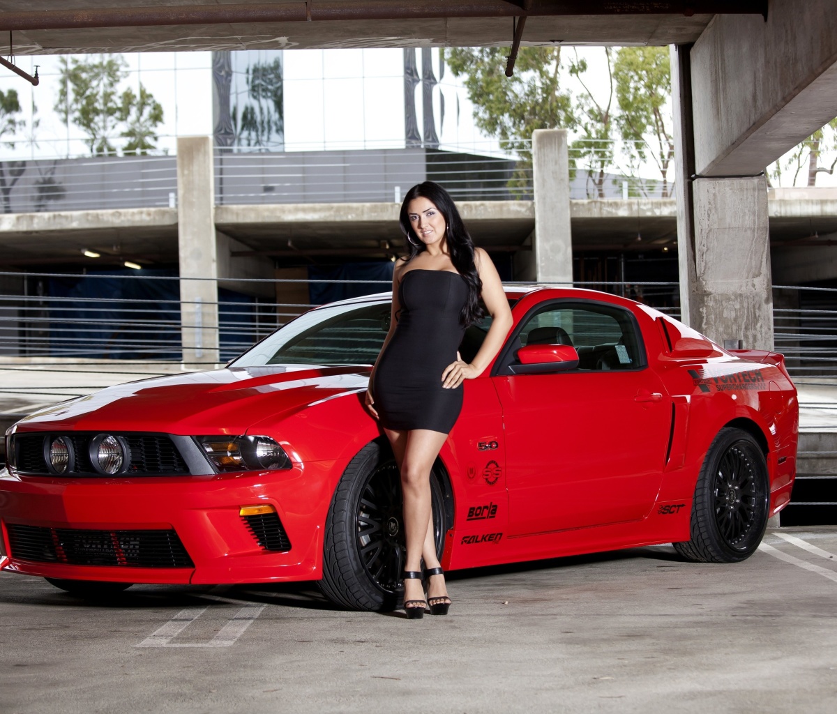 Обои Ford Mustang GT Vortech with Brunette Girl 1200x1024