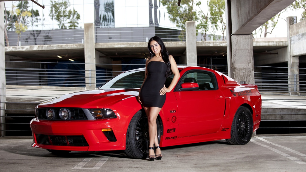 Обои Ford Mustang GT Vortech with Brunette Girl 1280x720