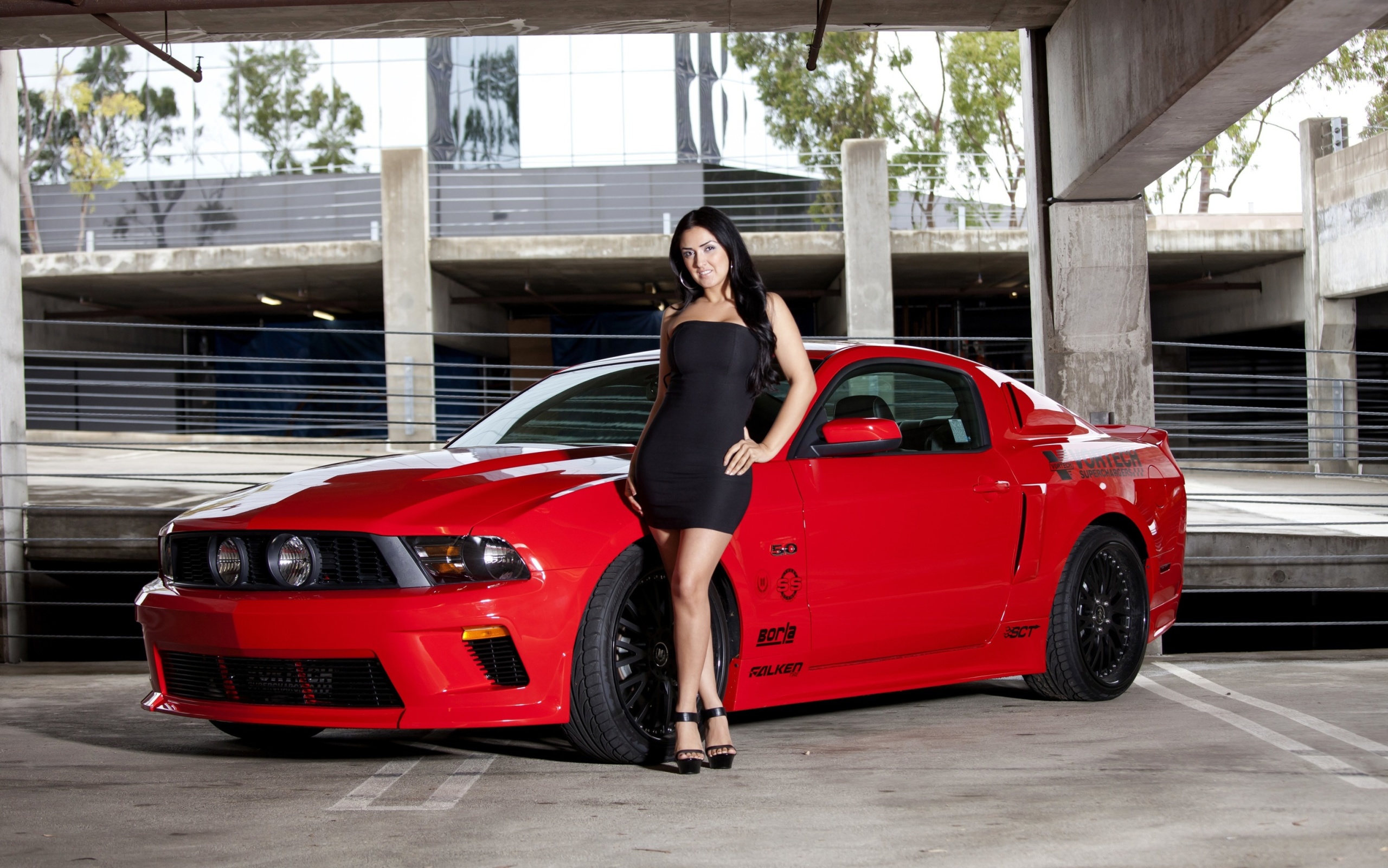 Sfondi Ford Mustang GT Vortech with Brunette Girl 2560x1600