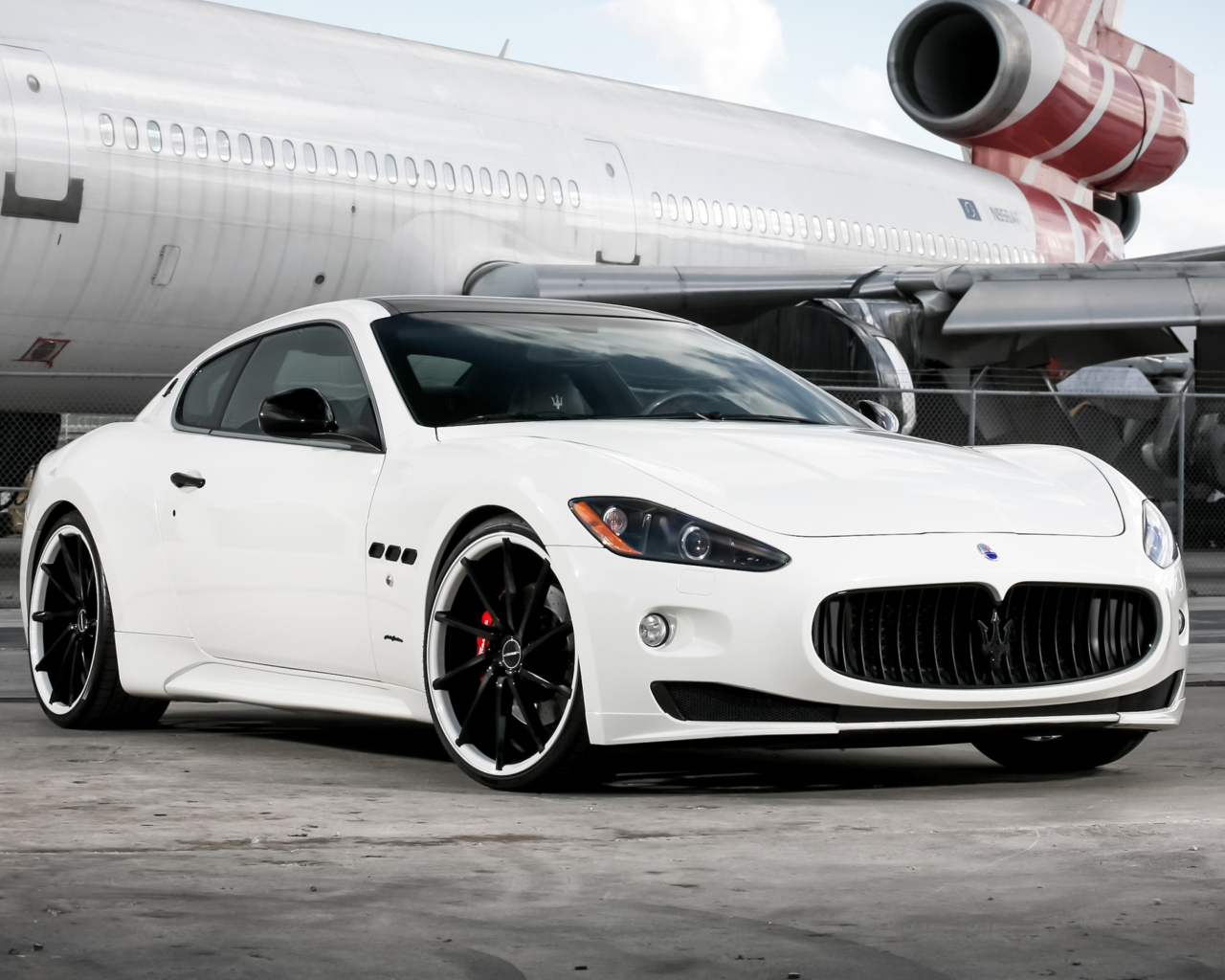 Fondo de pantalla Maserati 1280x1024