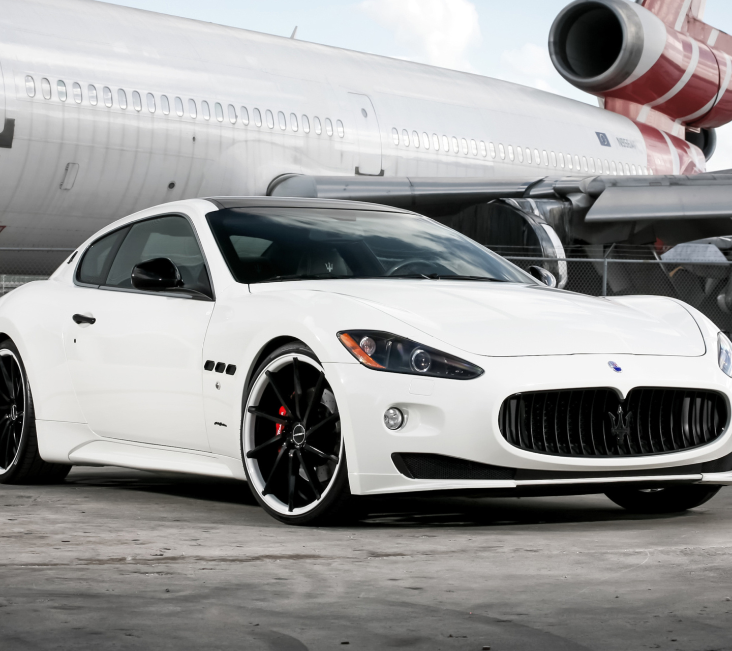 Fondo de pantalla Maserati 1440x1280