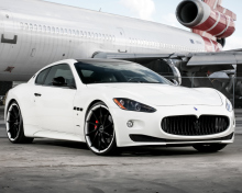 Das Maserati Wallpaper 220x176