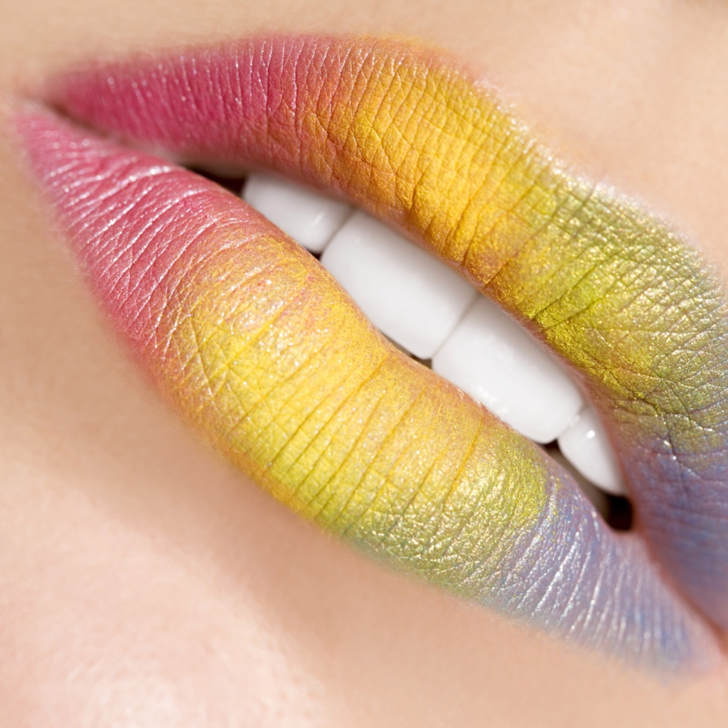 Das Rainbow Lips Wallpaper 1024x1024
