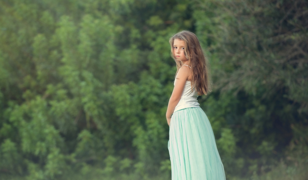 Pretty Child In Long Blue Skirt wallpaper 1024x600