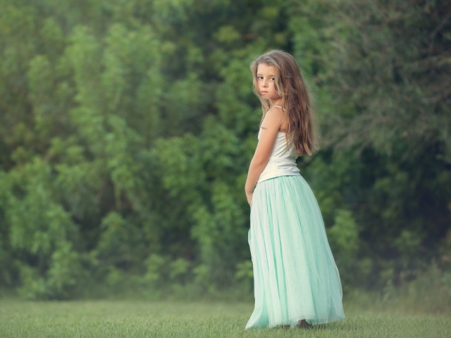 Pretty Child In Long Blue Skirt wallpaper 640x480