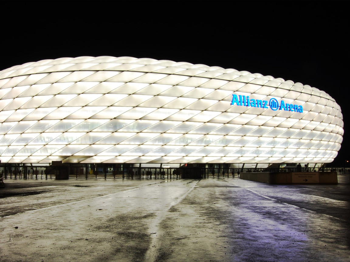 Fondo de pantalla Allianz Arena is stadium in Munich 1152x864