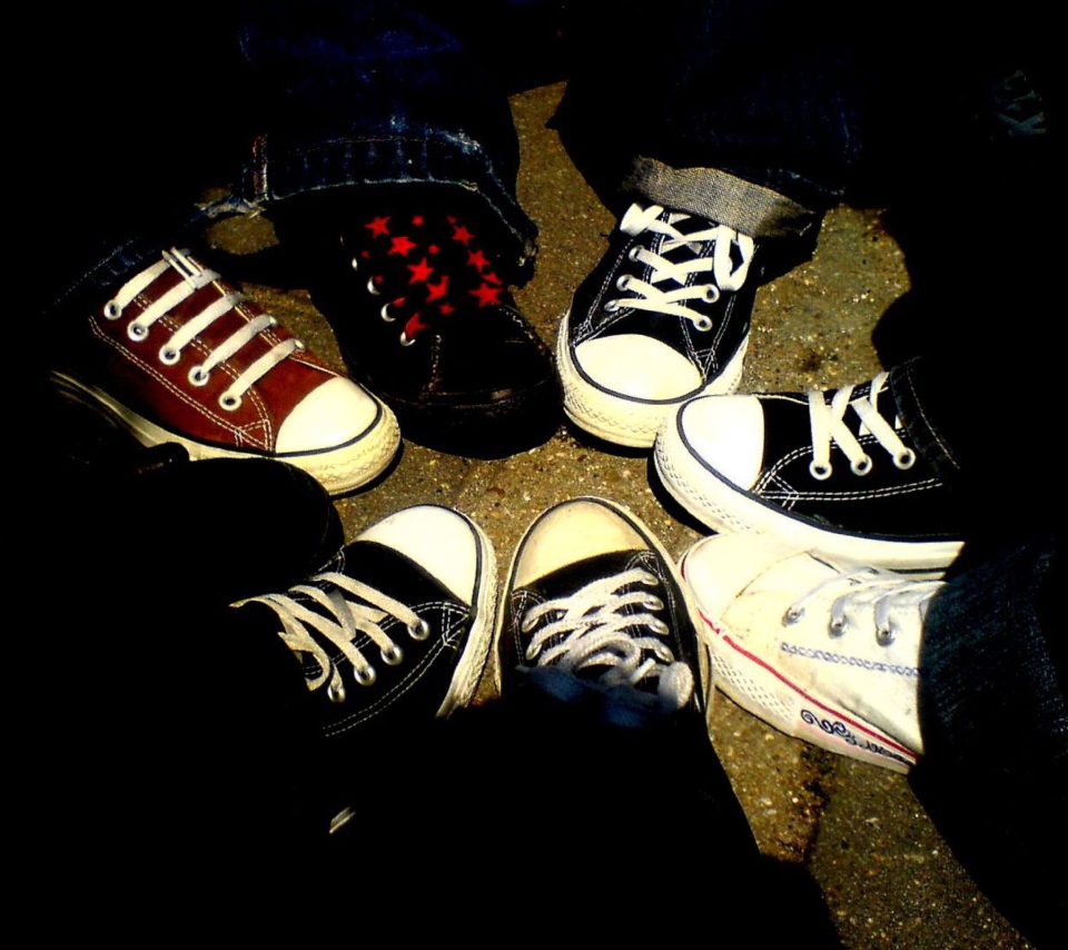 Emo Allstar Shoes wallpaper 960x854