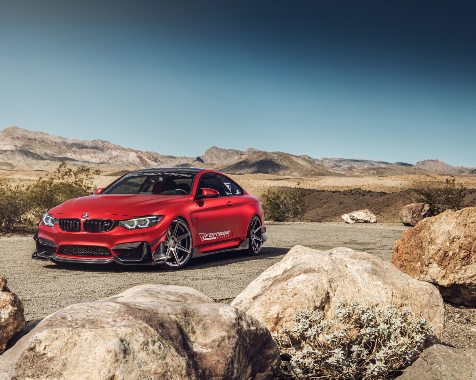 BMW M4 Red wallpaper 1600x1280