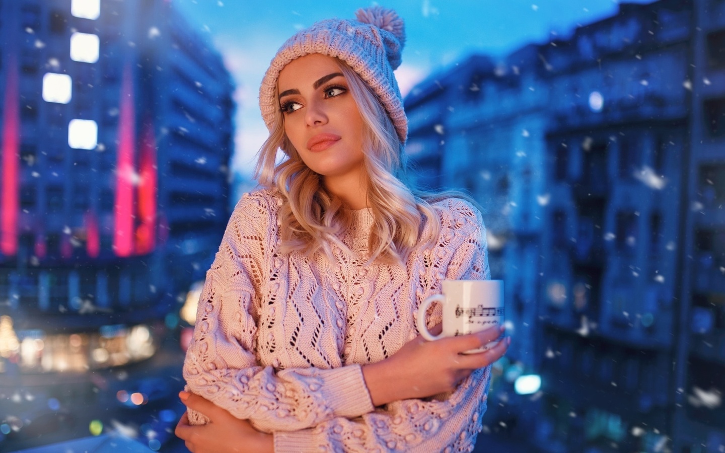 Winter stylish woman wallpaper 1440x900