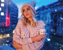 Das Winter stylish woman Wallpaper 220x176