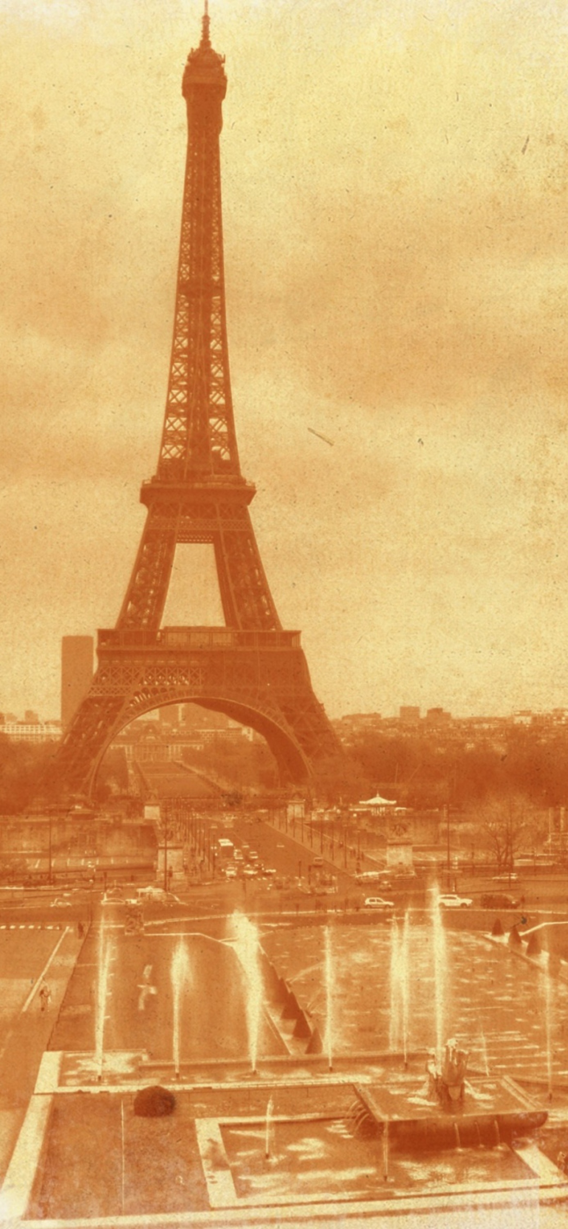 Fondo de pantalla Old Photo Of Eiffel Tower 1170x2532