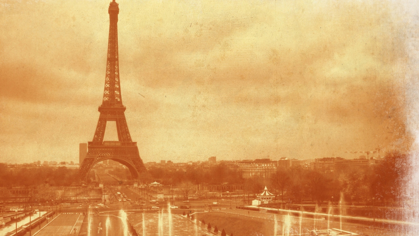 Screenshot №1 pro téma Old Photo Of Eiffel Tower 1366x768
