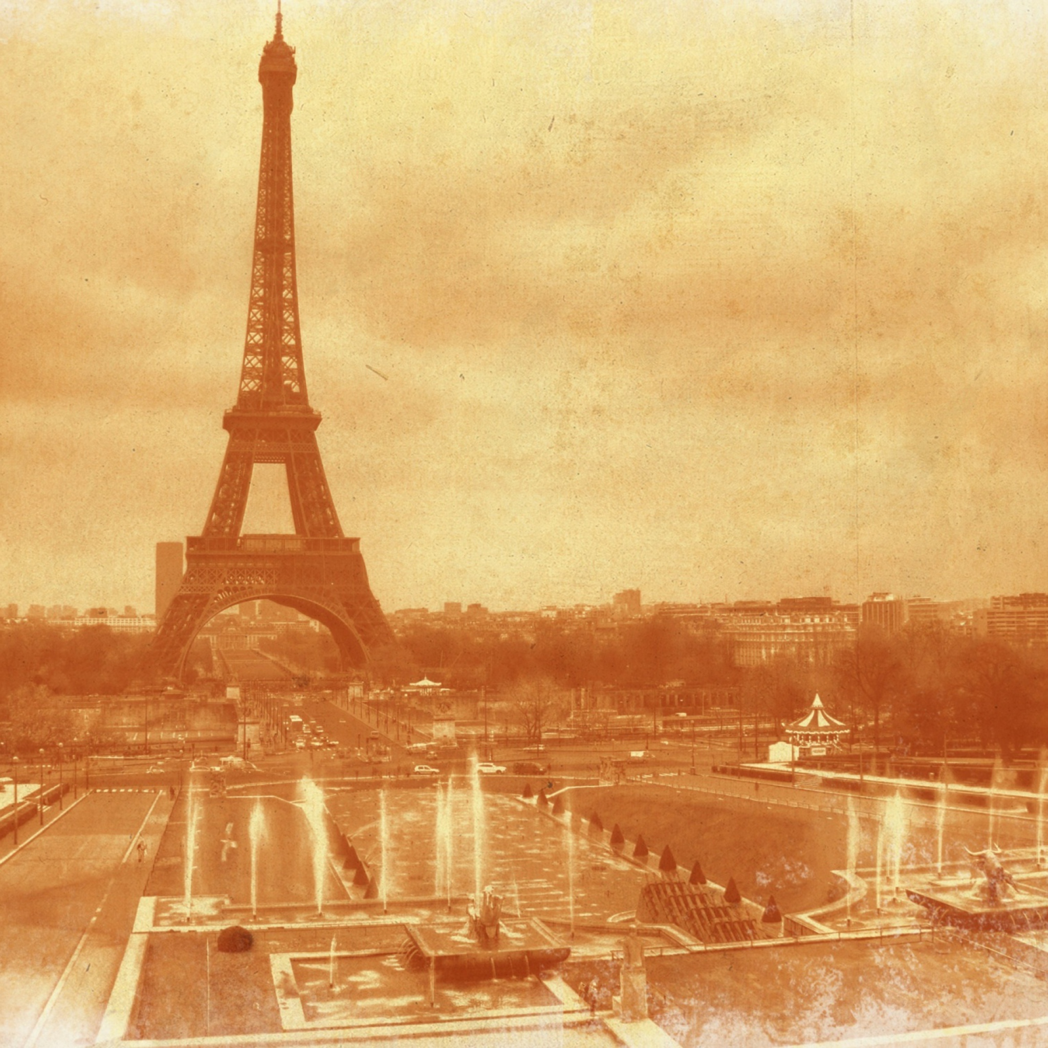 Old Photo Of Eiffel Tower wallpaper 2048x2048